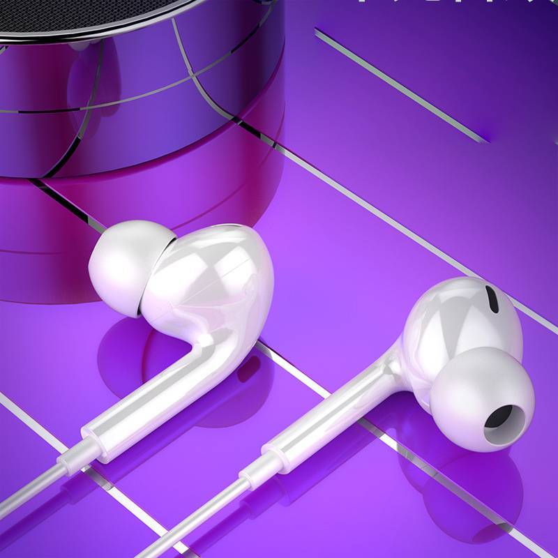 New in-ear wire-controlled music headphones
