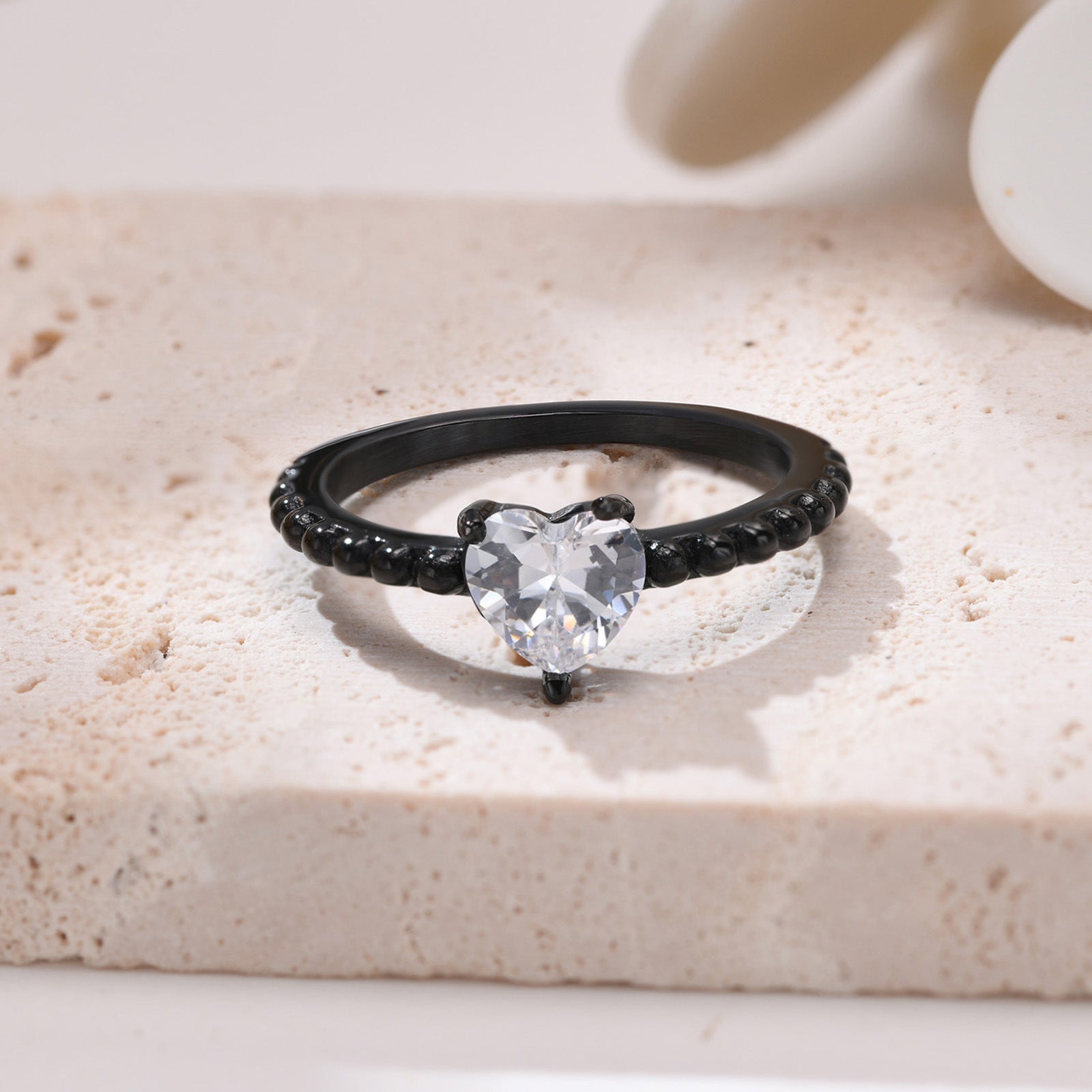 Ring Black Gold Women Fashion Personality Jewelry