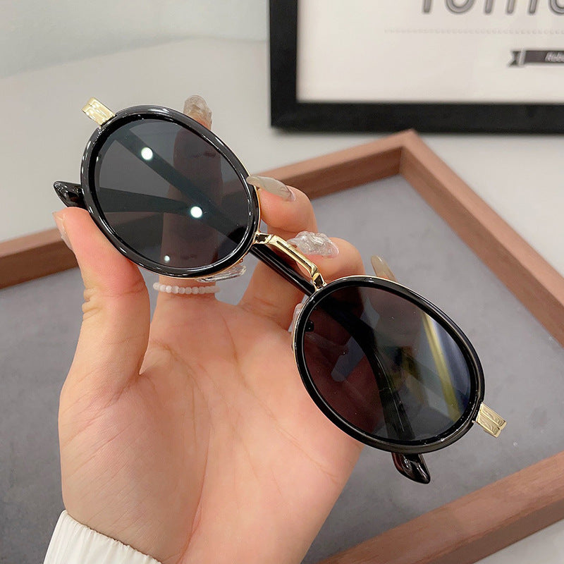 Fashionable UV Resistant And Super Cool Glasses